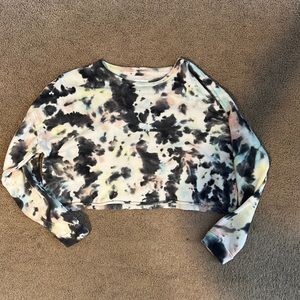 Woman’s cropped sweatshirt